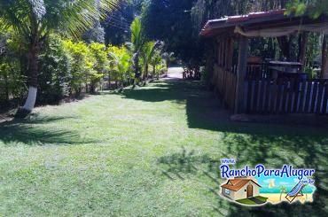 Rancho Fazendinha para Alugar em Rifaina - Vista da Casa para o Quiosque